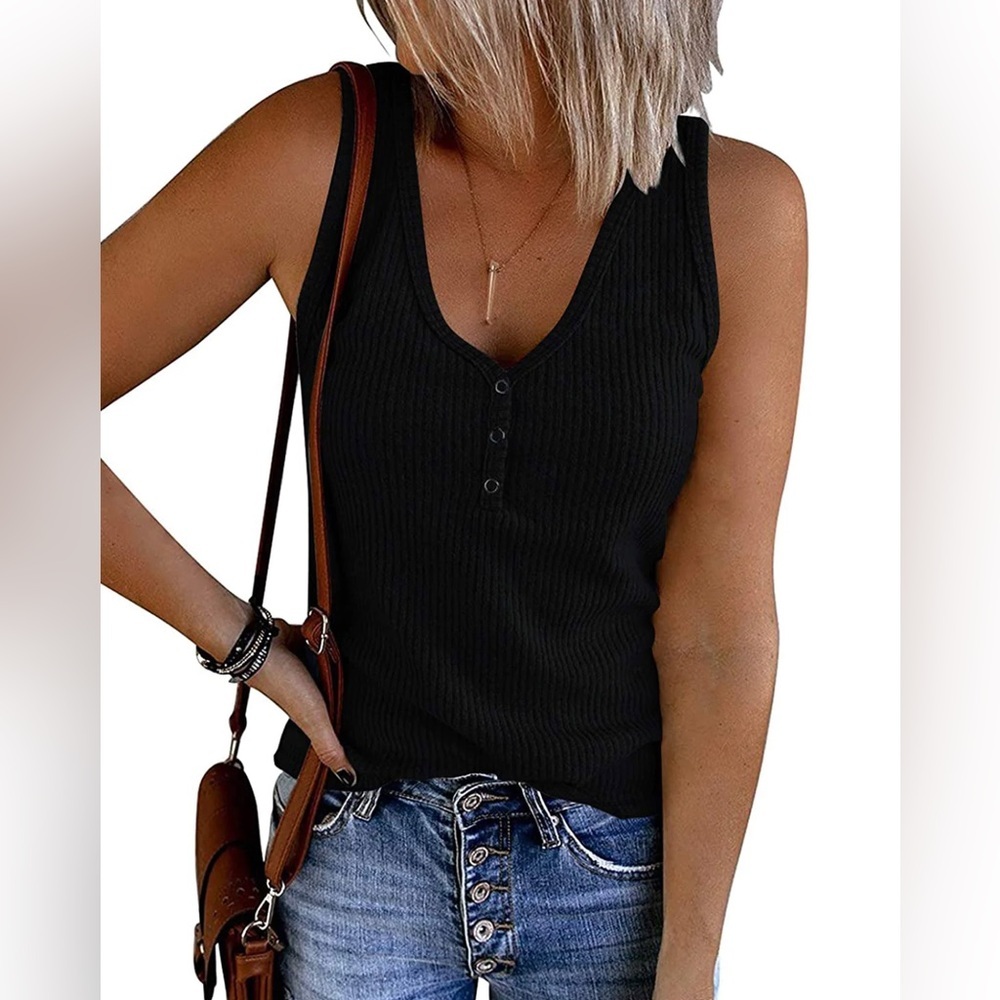 💚 MEROKEETY V Neck‎ Basic Tank Top size Medium
NWT